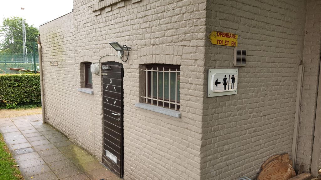 Foto bij Openbaar toilet Vercruysse de Solartstraat in Deerlijk